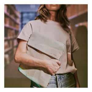 Incase รุ่น Crosstown Sleeve - ซองใส่แล็ปท็อป Laptop 14" - สี Limestone