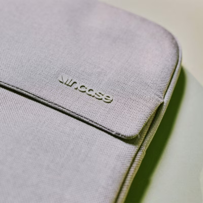 Incase รุ่น Crosstown Sleeve - ซองใส่แล็ปท็อป Laptop 16" - สี Limestone
