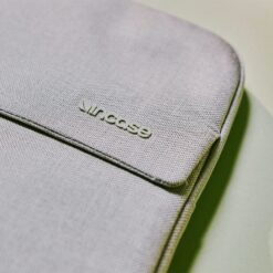 Incase รุ่น Crosstown Sleeve - ซองใส่แล็ปท็อป Laptop 16" - สี Limestone