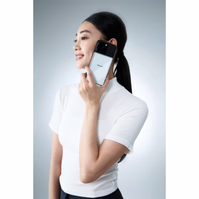 Photofast รุ่น MagSlim x Qi2 - พาวเวอร์แบงค์ชาร์จไร้สาย ความจุ 5000 mAh - สี Milk Tea