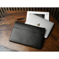GRAMS(28) รุ่น 114 Leather Folio - ซองใส่ MacBook Air 13" (M2/M3) / MacBook Pro 13" (M1/M2) - สี Nappa Black