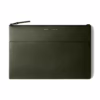 GRAMS(28) รุ่น 114 Leather Folio - ซองใส่ MacBook Air 13" (M2/M3) / MacBook Pro 13" (M1/M2) - สี Nappa Olive
