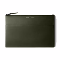 GRAMS(28) รุ่น 114 Leather Folio - ซองใส่ MacBook Air 13" (M2/M3) / MacBook Pro 13" (M1/M2) - สี Nappa Olive