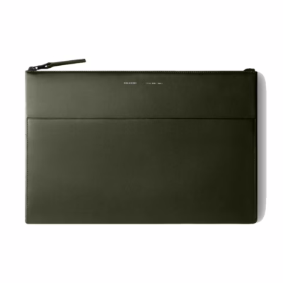 GRAMS(28) รุ่น 114 Leather Folio - ซองใส่ MacBook Air 13" (M2/M3) / MacBook Pro 13" (M1/M2) - สี Nappa Olive