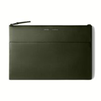 GRAMS(28) รุ่น 114 Leather Folio - ซองใส่ MacBook Air 13" (M2/M3) / MacBook Pro 13" (M1/M2) - สี Nappa Olive