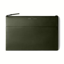 GRAMS(28) รุ่น 114 Leather Folio - ซองใส่ MacBook Air 13" (M2/M3) / MacBook Pro 13" (M1/M2) - สี Nappa Olive