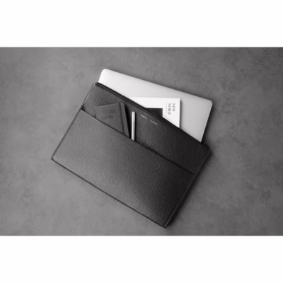 GRAMS(28) รุ่น 114 Leather Folio - ซองใส่ MacBook Air 13" (M2/M3) / MacBook Pro 13" (M1/M2) - สี Pebbled Black