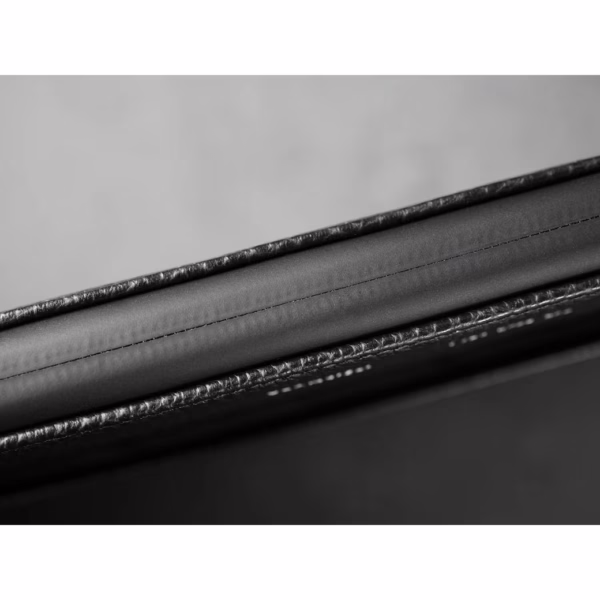 GRAMS(28) รุ่น 114 Leather Folio - ซองใส่ MacBook Air 13" (M2/M3) / MacBook Pro 13" (M1/M2) - สี Pebbled Black