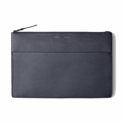 GRAMS(28) รุ่น 114 Leather Folio - ซองใส่ MacBook Air 13" (M2/M3) / MacBook Pro 13" (M1/M2) - สี Pebbled Navy Blue