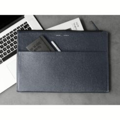 GRAMS(28) รุ่น 114 Leather Folio - ซองใส่ MacBook Air 13" (M2/M3) / MacBook Pro 13" (M1/M2) - สี Pebbled Navy Blue
