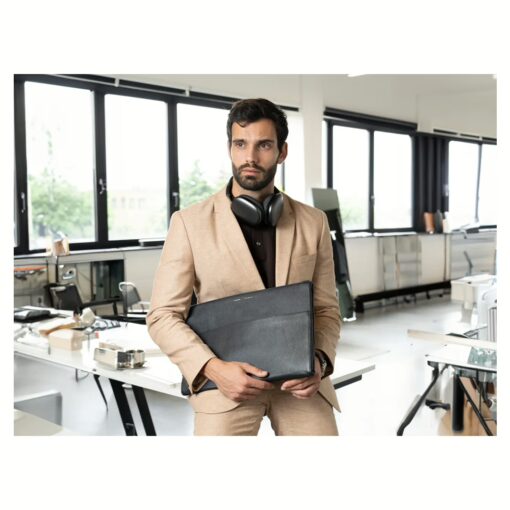 GRAMS(28) รุ่น 118 Leather Folio - ซองใส่ MacBook Air 15” / MacBook Pro 15" / MacBook Pro 16” - สี Pebbled Black - Image 10