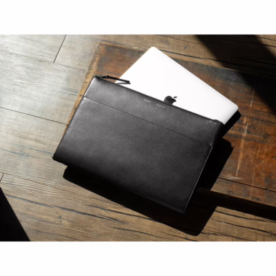 GRAMS(28) รุ่น 120 Leather Folio - ซองใส่ Macbook Pro 14" - สี Nappa Black