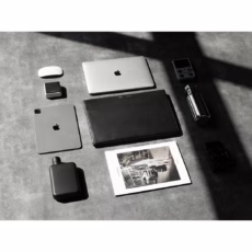 GRAMS(28) รุ่น 120 Leather Folio - ซองใส่ Macbook Pro 14" - สี Nappa Black