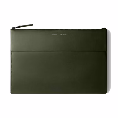 GRAMS(28) รุ่น 120 Leather Folio - ซองใส่ Macbook Pro 14" - สี Nappa Olive