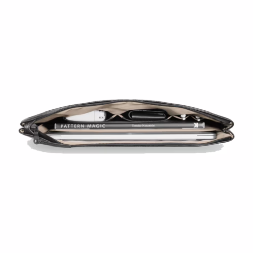 GRAMS(28) รุ่น 120 Leather Folio - ซองใส่ Macbook Pro 14" - สี Pebbled Black