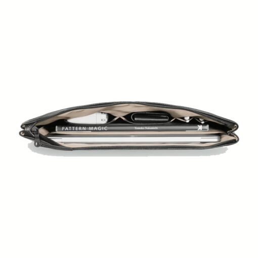 GRAMS(28) รุ่น 120 Leather Folio - ซองใส่ Macbook Pro 14" - สี Pebbled Black - Image 6