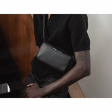GRAMS(28) รุ่น 131 Essential Pouch - กระเป๋าอเนกประสงค์ - สี Pebbled Black - Image 7