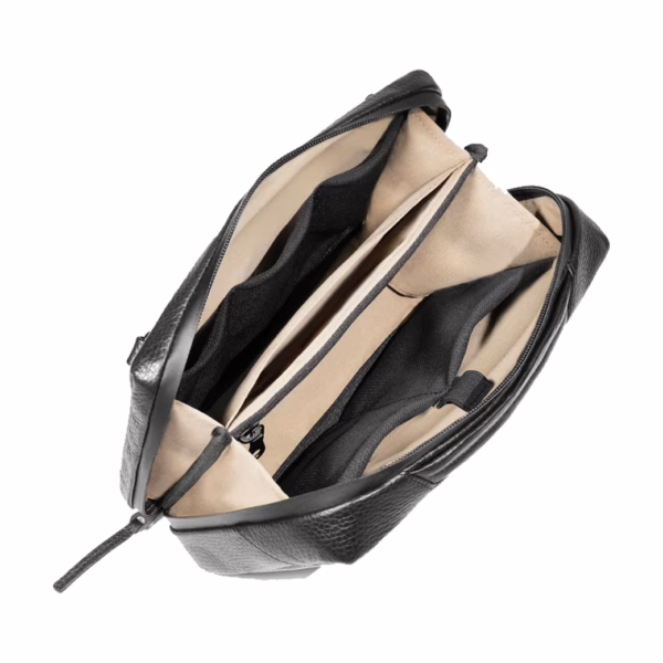 GRAMS(28) รุ่น 132 Essential Case Pro - กระเป๋าอเนกประสงค์ - สี Pebbled Black