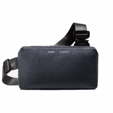GRAMS(28) รุ่น 157 Essential Sling (Pebbled Leather) - กระเป๋า - สี Navy Blue