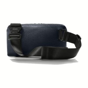GRAMS(28) รุ่น Essential Sling (Pebbled Leather) - กระเป๋า - สี Navy Blue