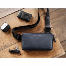 GRAMS(28) รุ่น 157 Essential Sling (Pebbled Leather) - กระเป๋า - สี Navy Blue - Image 3