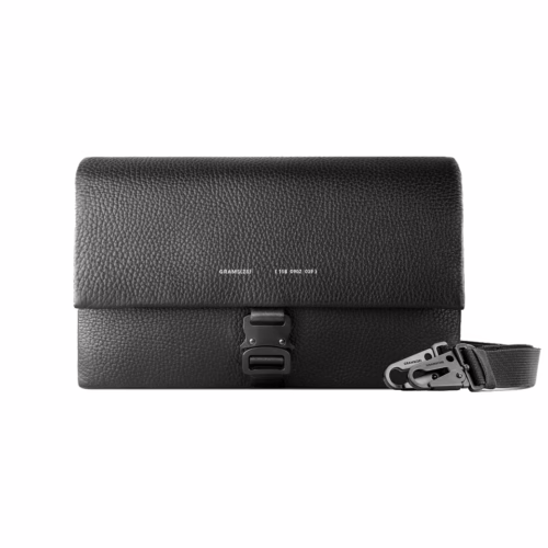 GRAMS(28) รุ่น Travel Wallet Sling - กระเป่าอเนกประสงค์ - สี Pebbled Black
