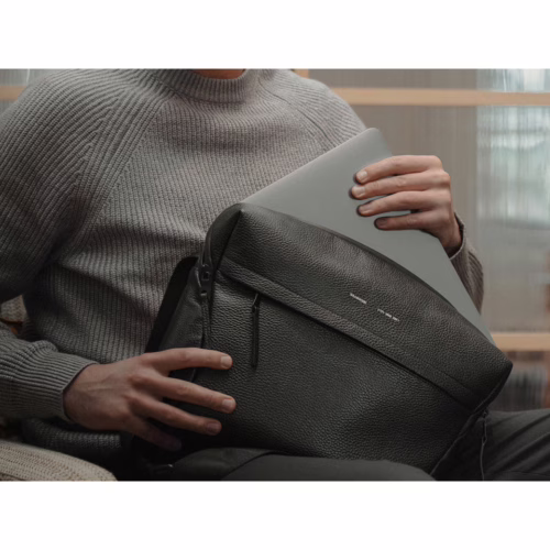 GRAMS(28) รุ่น 171 Laptop Sling (Pebbled Leather) - กระเป๋าใส่ MacBook 14" - สี Black - Image 4