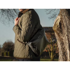GRAMS(28) รุ่น 171 Laptop Sling (Pebbled Leather) - กระเป๋าใส่ MacBook 14" - สี Black - Image 6