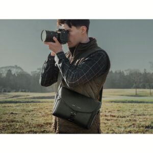 GRAMS(28) รุ่น 172 Camera Sling (Pebbled Leather) - กระเป๋าใส่กล้อง - สี Black