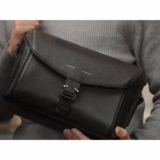 GRAMS(28) รุ่น 172 Camera Sling (Pebbled Leather) - กระเป๋าใส่กล้อง - สี Black - Image 7