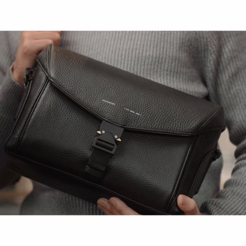 GRAMS(28) รุ่น 172 Camera Sling (Pebbled Leather) - กระเป๋าใส่กล้อง - สี Black