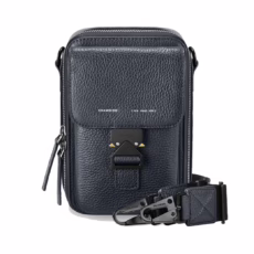 GRAMS(28) รุ่น 173 Vertical Sling (Pebbled Leather) - กระเป๋า - สี Navy Blue