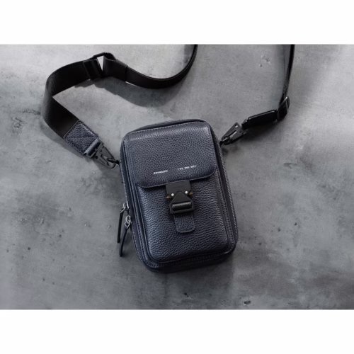 GRAMS(28) รุ่น 173 Vertical Sling (Pebbled Leather) - กระเป่า - สี Navy Blue