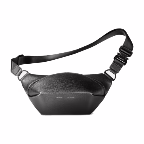 GRAMS(28) รุ่น Moon Bag - กระเป๋าคาด - สี Pebbled Black
