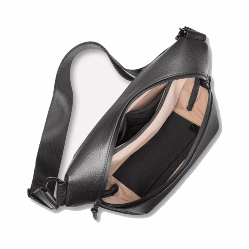 GRAMS(28) รุ่น Moon Bag - กระเป๋าคาด - สี Pebbled Black