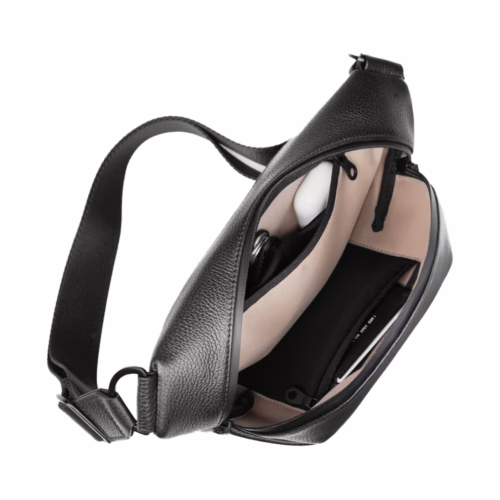 GRAMS(28) รุ่น Moon Bag - กระเป๋าคาด - สี Pebbled Black
