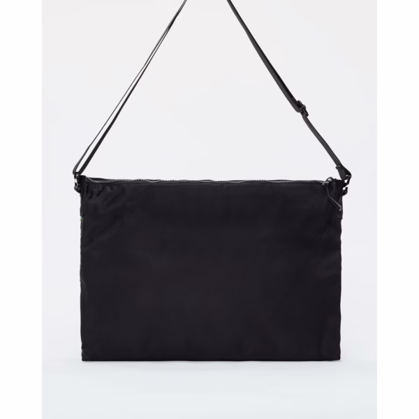 Airinum รุ่น Messenger Bag - กระเป๋าใส่ Laptop 14" - สี Strom Black