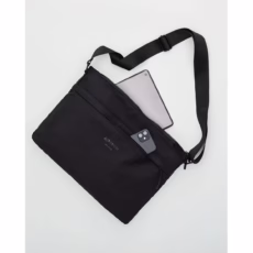 Airinum รุ่น Messenger Bag - กระเป๋าใส่ Laptop 14" - สี Strom Black