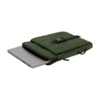 Incase รุ่น Transfer Sleeve - กระเป๋าโน๊ตบุ๊ค Macbook Air 13" (M2-M3) / Macbook Pro 13" (M1-M2) - สี Highland Green