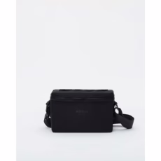 Airinum รุ่น Crossbody Bag 2L - กระเป๋า - สี Storm Black
