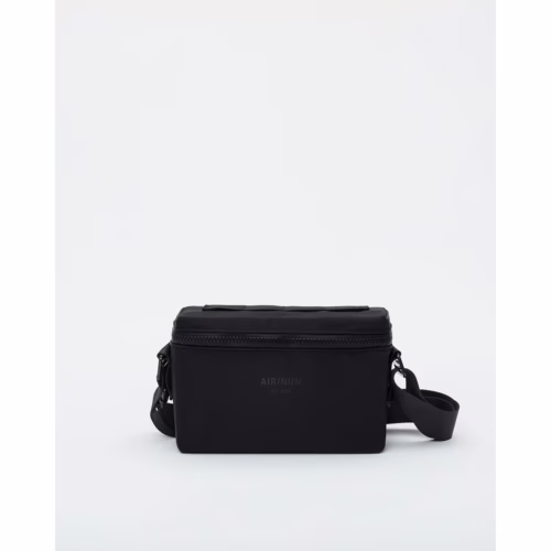 Airinum รุ่น Crossbody Bag 2L - กระเป๋า - สี Storm Black
