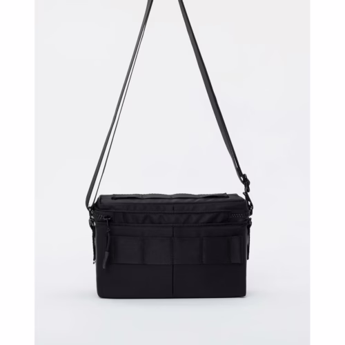 Airinum รุ่น Crossbody Bag 2L - กระเป๋า - สี Storm Black