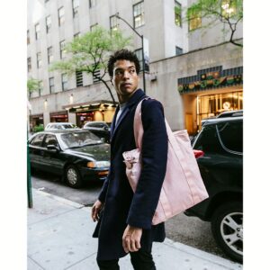 Airinum รุ่น Tote Bag Pro 25L - กระเป๋าใส่ Laptop 16" - สี Dusty Pink