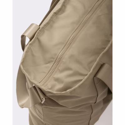 Airinum รุ่น Tote Bag Pro 25L - กระเป๋าใส่ Laptop 16" - สี Sand Beige