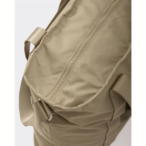 Airinum รุ่น Tote Bag Pro 25L - กระเป๋าใส่ Laptop 16" - สี Sand Beige - Image 3