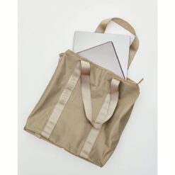 Airinum รุ่น Tote Bag Pro 25L - กระเป๋าใส่ Laptop 16" - สี Sand Beige