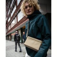 Airinum รุ่น Crossbody Bag 2L - กระเป๋า - สี Sand Beige