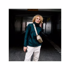 Airinum รุ่น Crossbody Bag 2L - กระเป๋า - สี Sand Beige