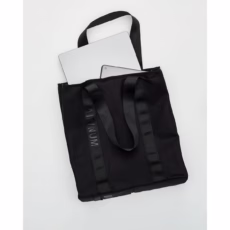 Airinum รุ่น Tote Bag Pro 25L - กระเป๋าใส่ Laptop 16" - สี Storm Black