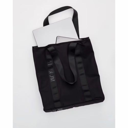 Airinum รุ่น Tote Bag Pro 25L - กระเป๋าใส่ Laptop 16" - สี Storm Black